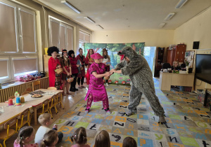 Wilk i Czerwony Kapturek kłócą się